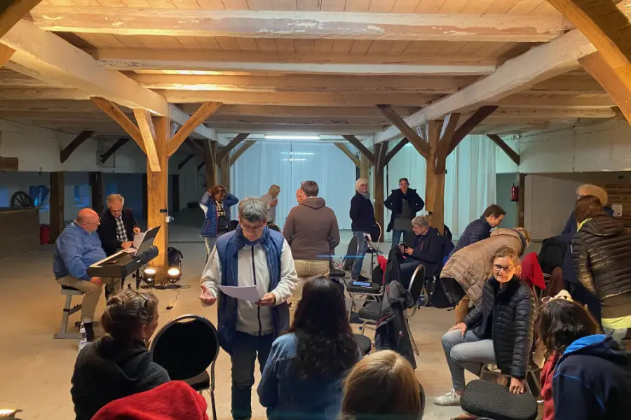 Wir proben im Kuhstall